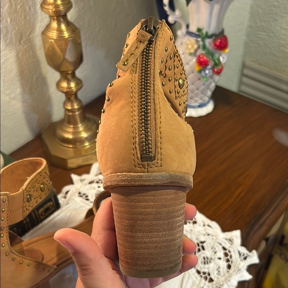 Frye “Brielle” Ankle Strap Studded Tan Sandals - Picture 5 of 9